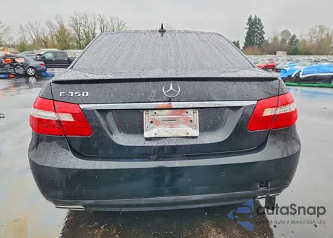 2013 Mercedes-Benz E 350 из США, поврежденный, VIN WDDHF5KB6DA687536